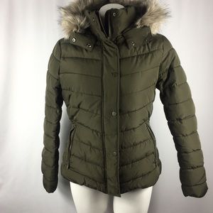 Hm Logg Green Puffer Coat With Faux Fur 